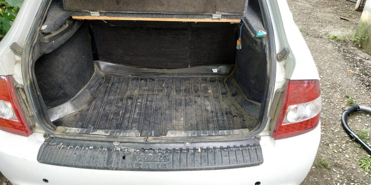 Обшивка динамиков багажник Приора универсал