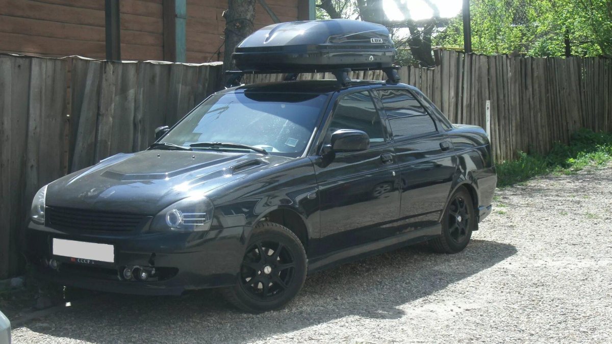 Лада Приора 2 хэтчбек с багажником на крыше