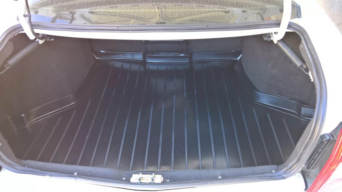 Коврик в багажник Лада Приора седан