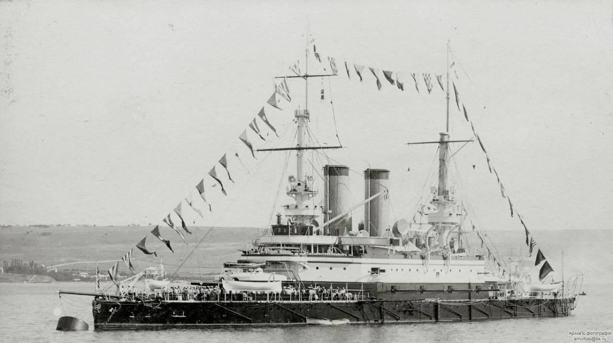 Броненосец три святителя