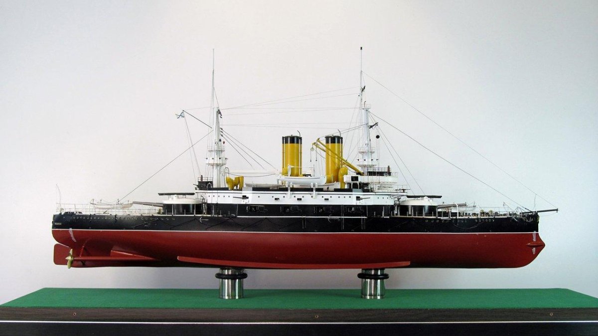 Броненосец три святителя