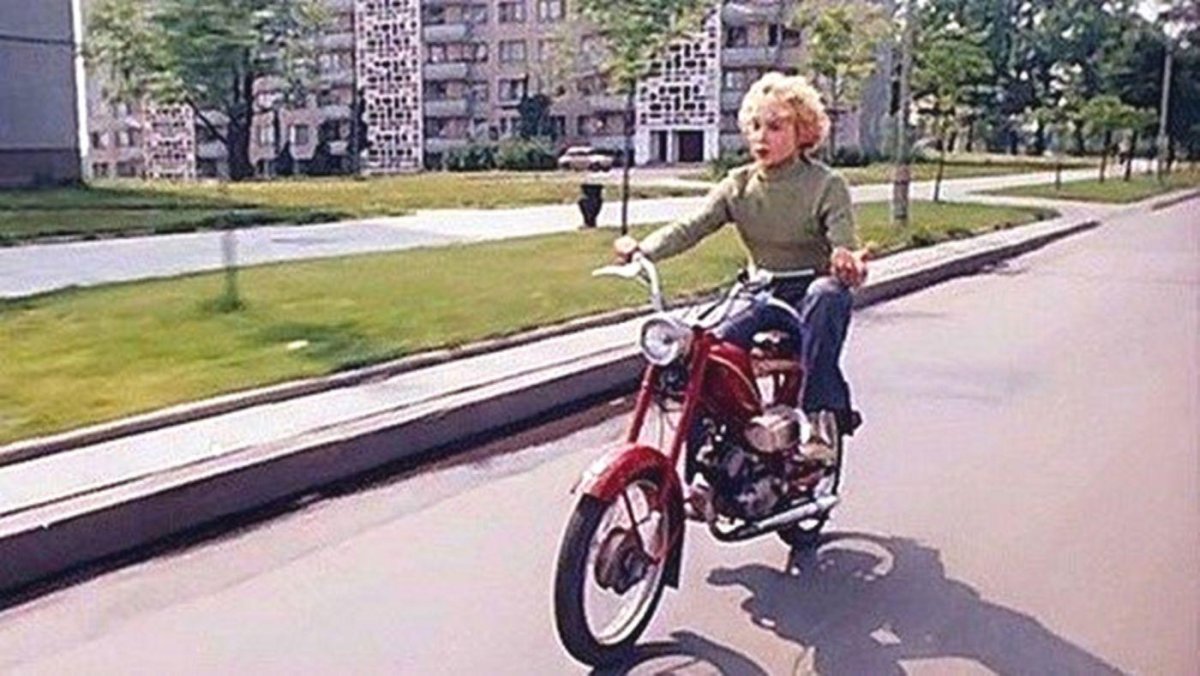 Приключения электроника мопед Сыроежкина