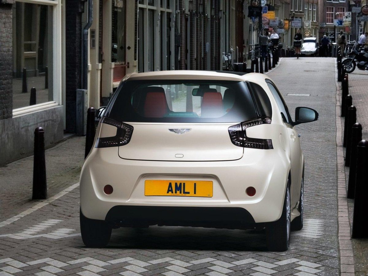 Toyota IQ Aston Martin