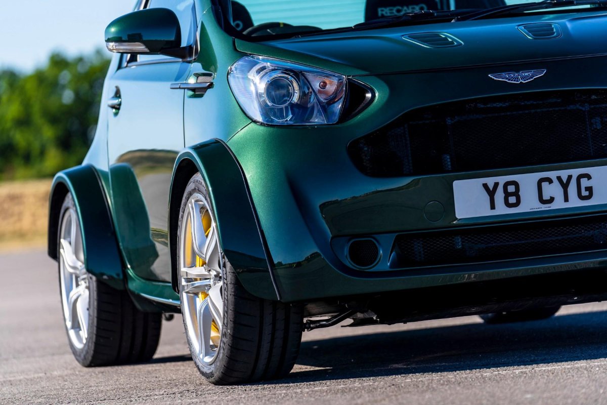 Aston Martin Cygnet v8