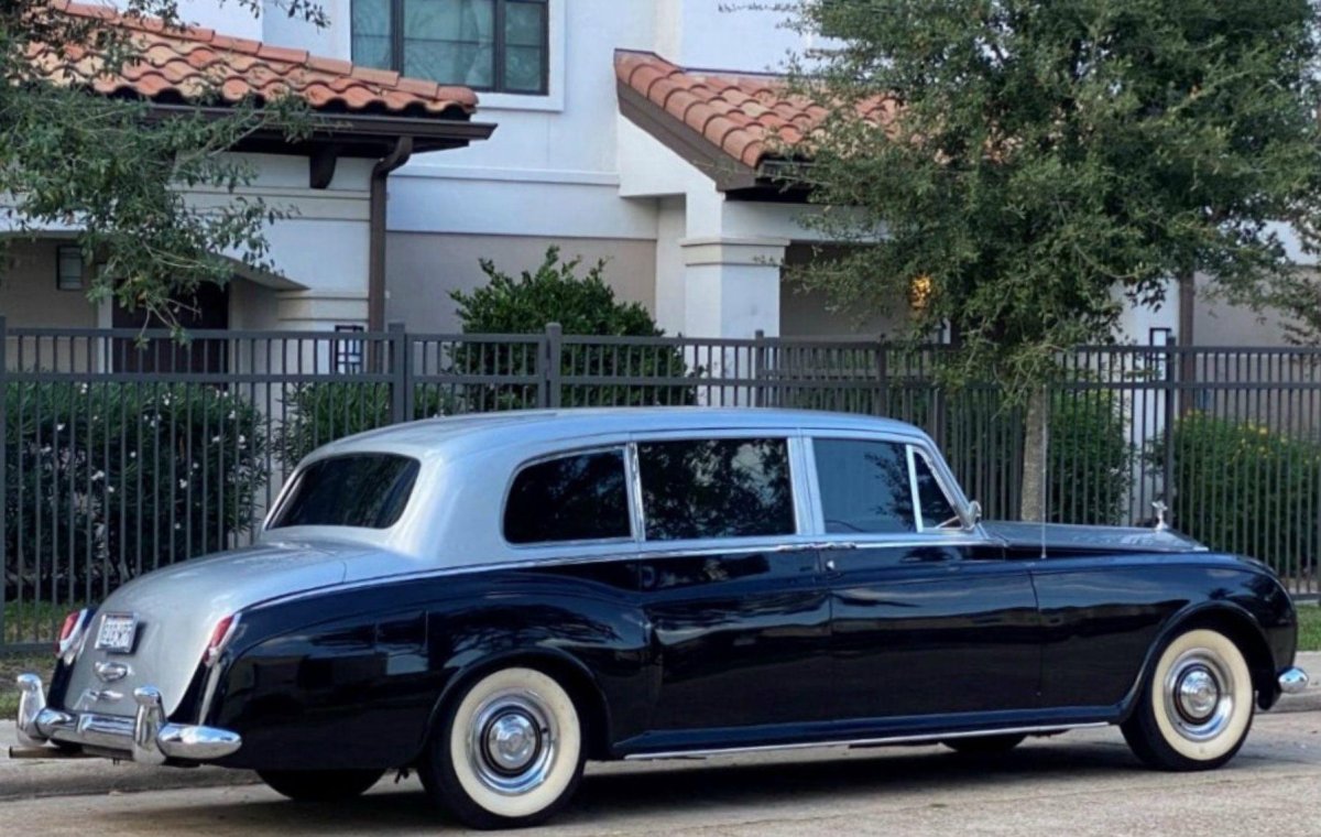 Роллс Ройс лимузин