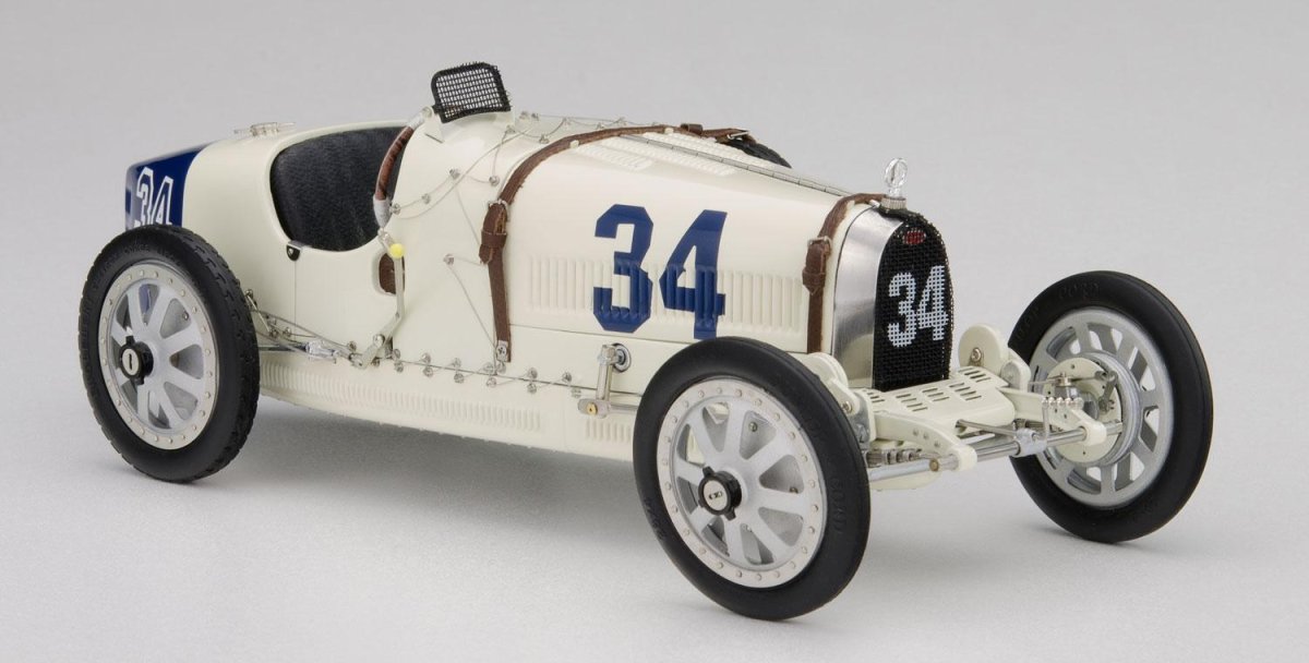 Bugatti 1:18 CMC