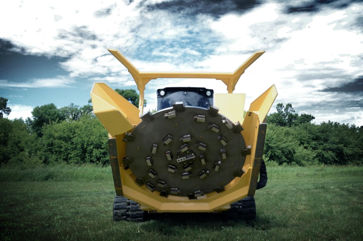 Робот мульчер