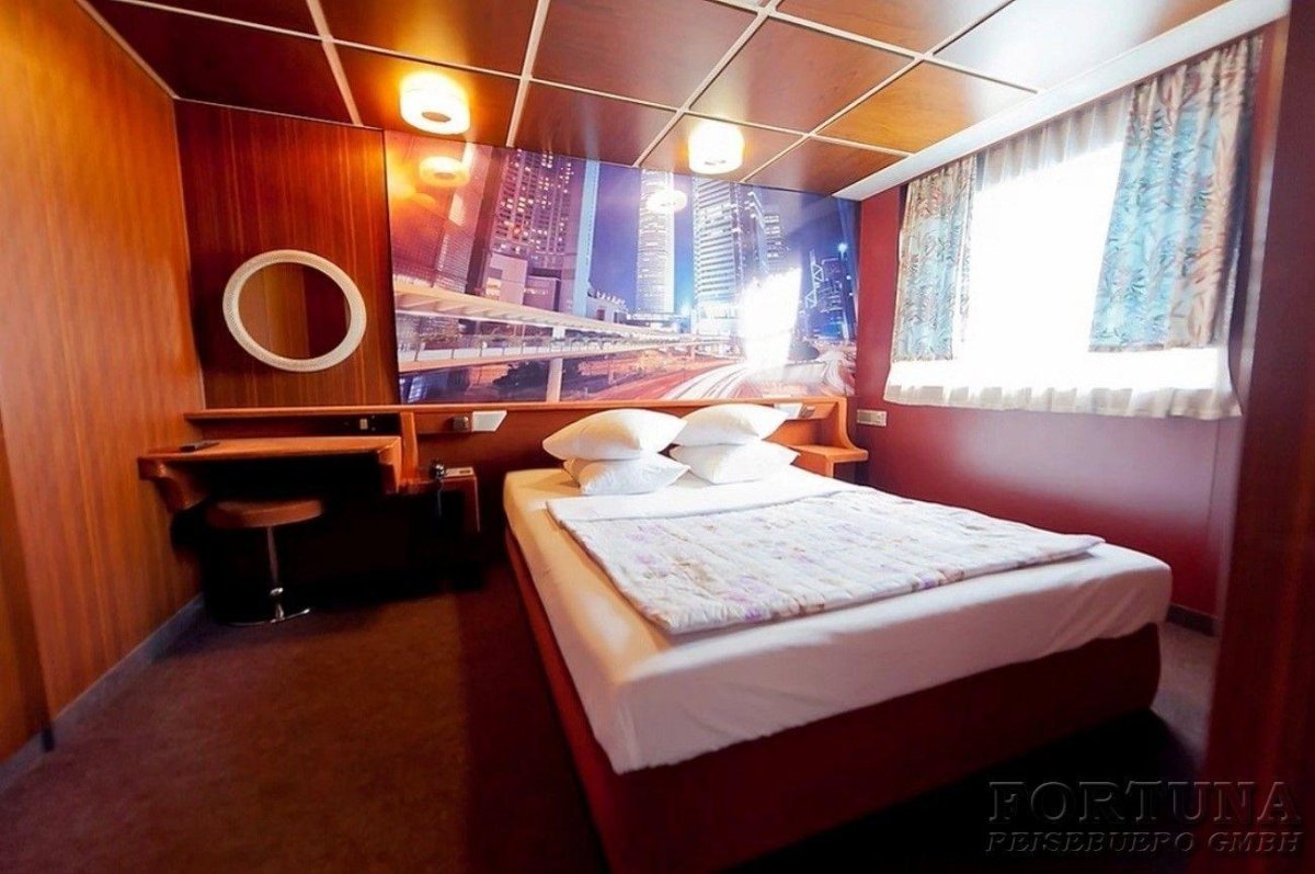 Демьян бедный теплоход Якутск каюты