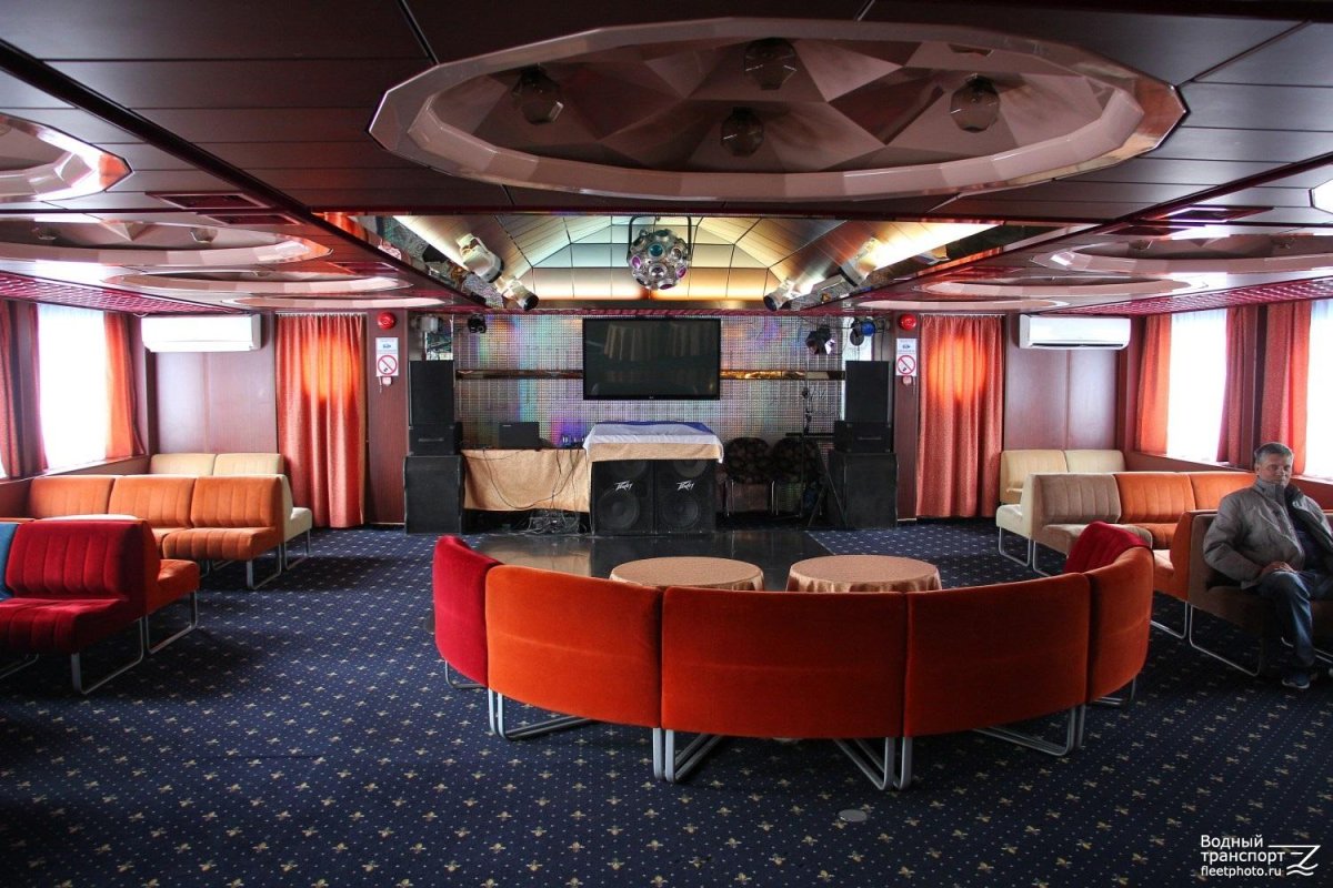 Демьян бедный теплоход