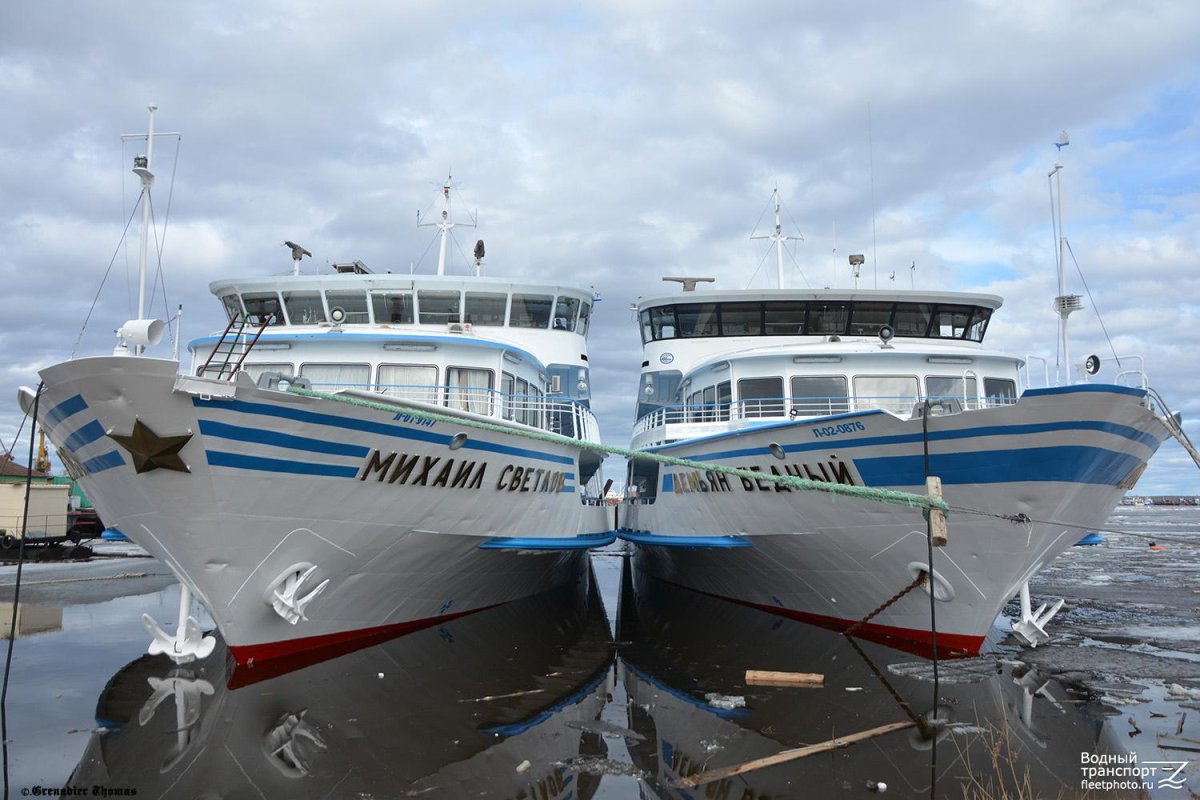 Михаил Светлов теплоход Якутск