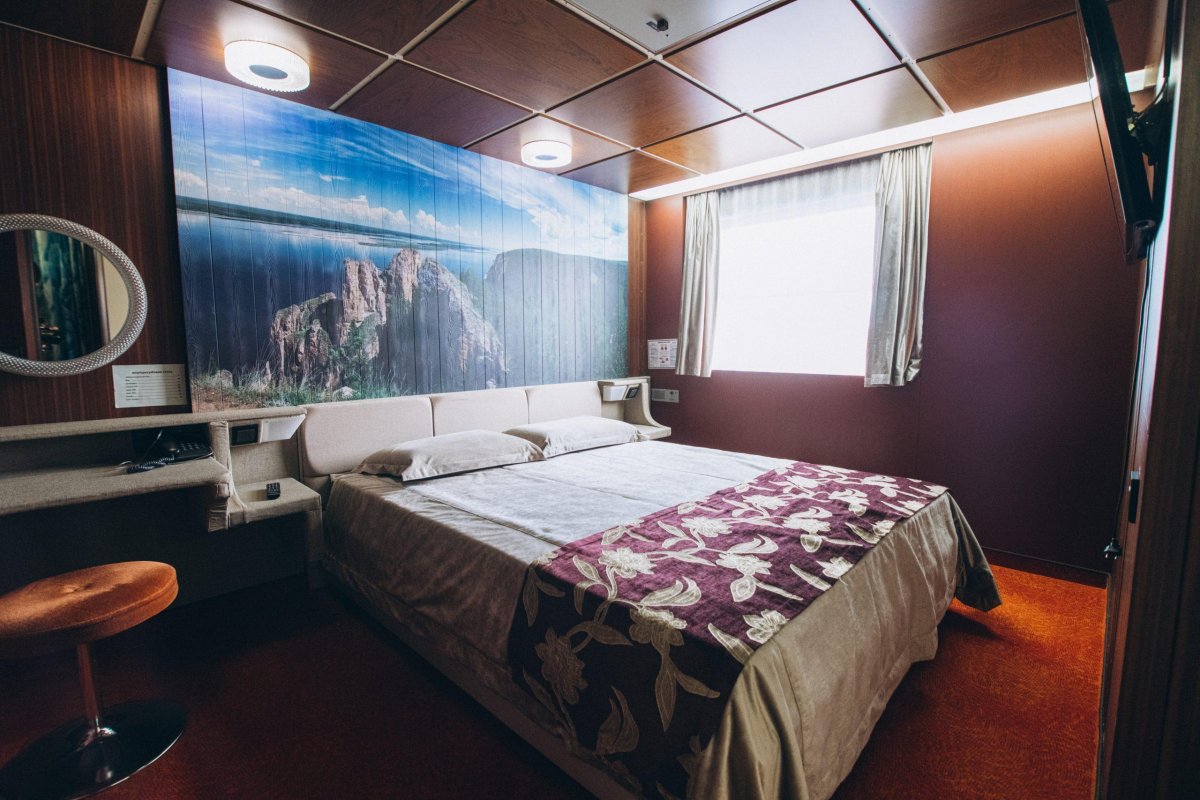 Михаил Светлов теплоход Якутск