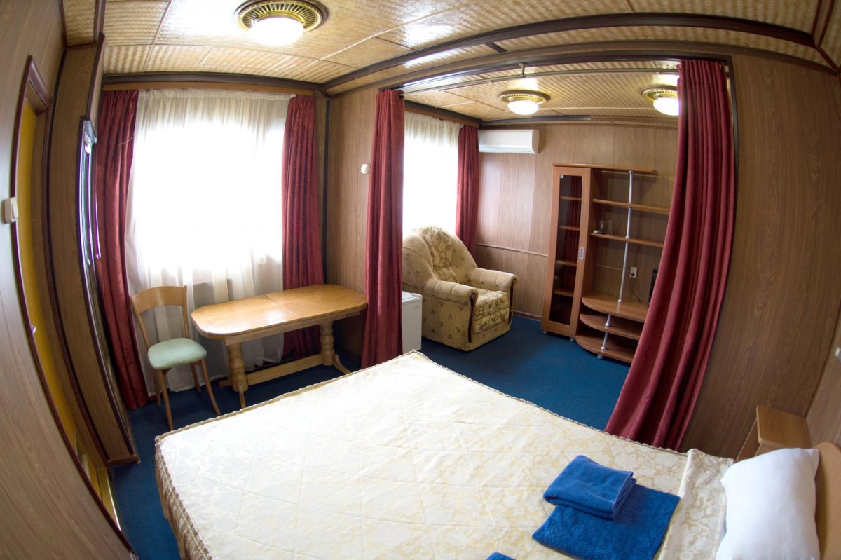 Теплоход Илья Муромец каюты