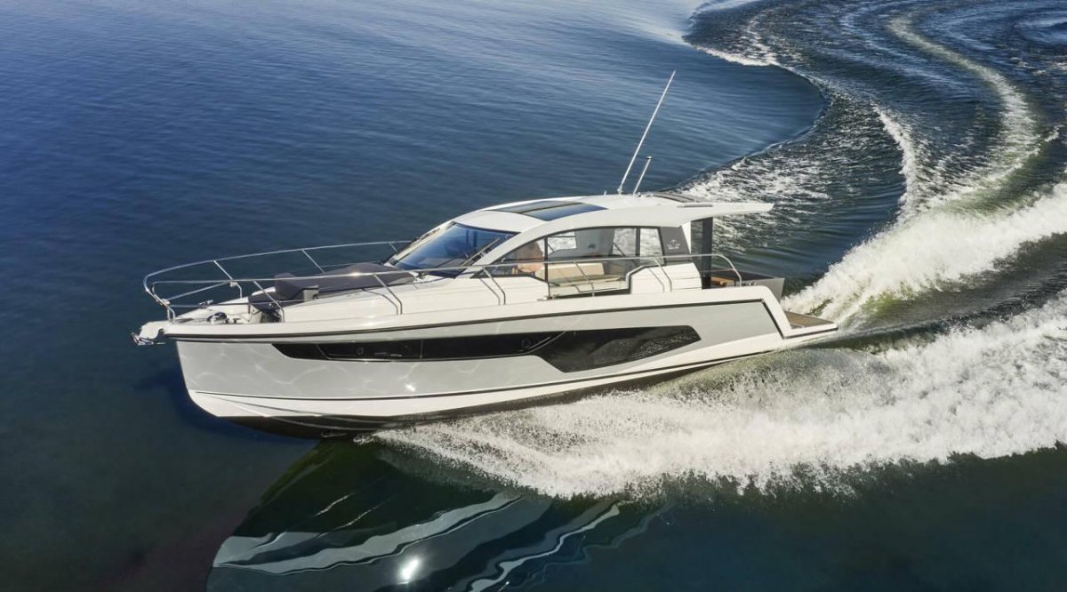 Sealine 335