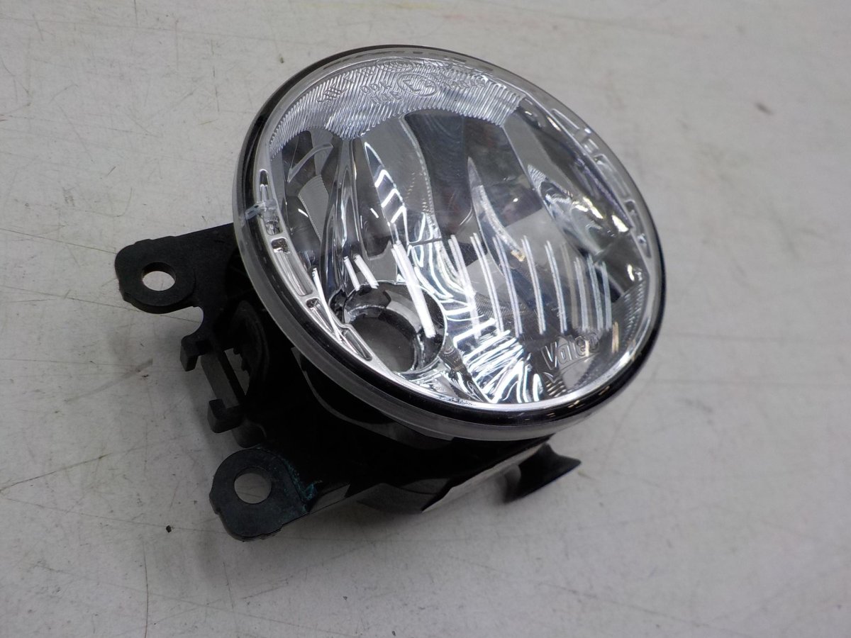 261500097r фара противотуманная