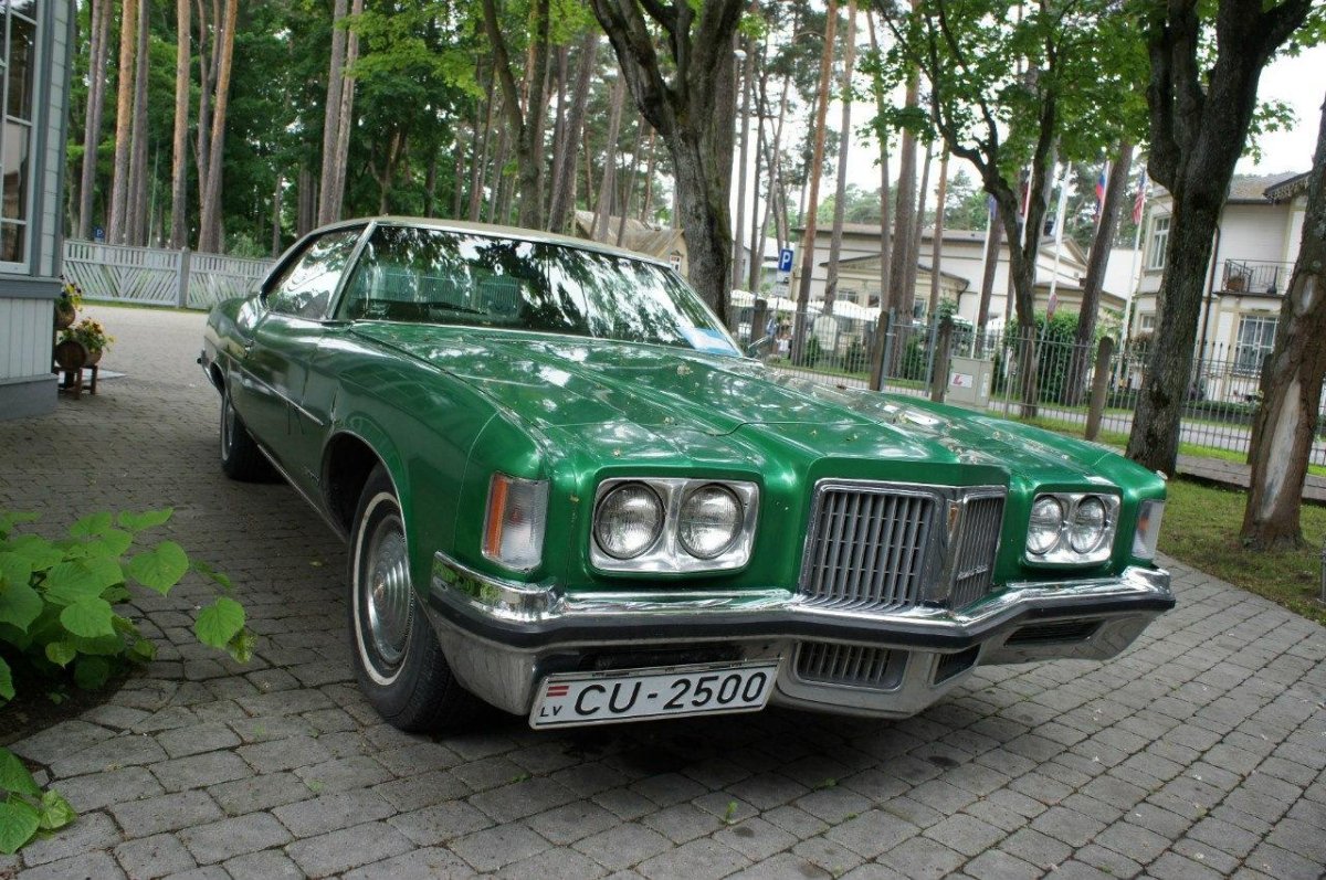 Pontiac Grand ville