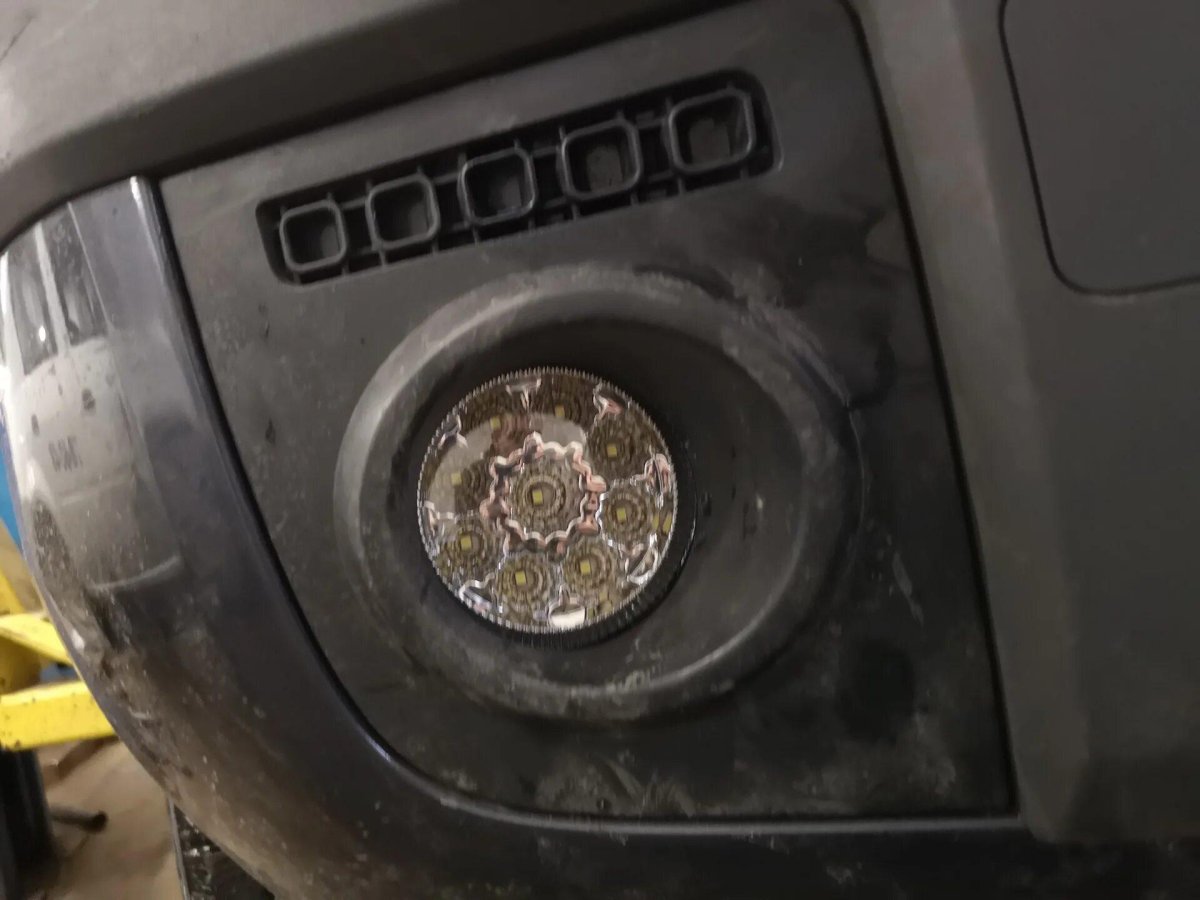 Крепление туманок Форд Фьюжн