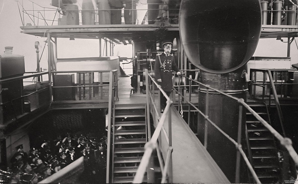 Николай 2 на корабле