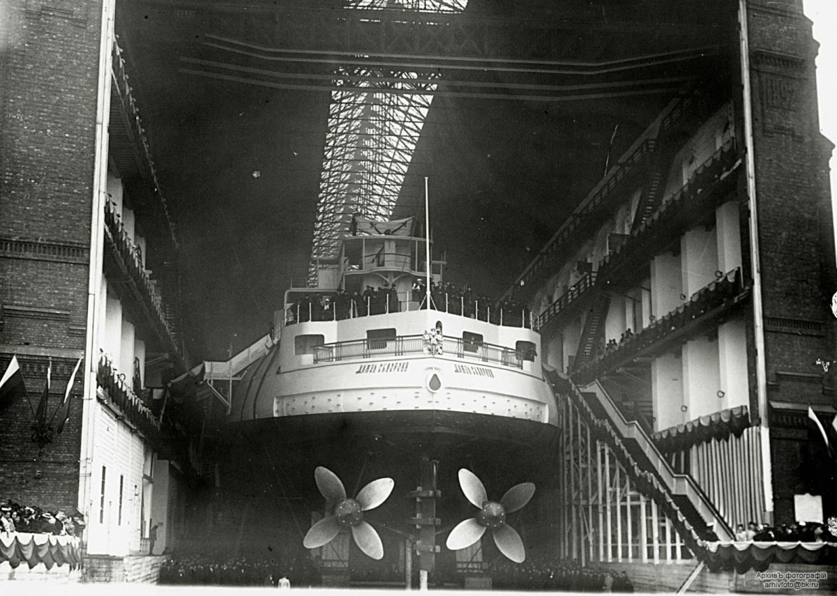 Эскадренный броненосец Суворов