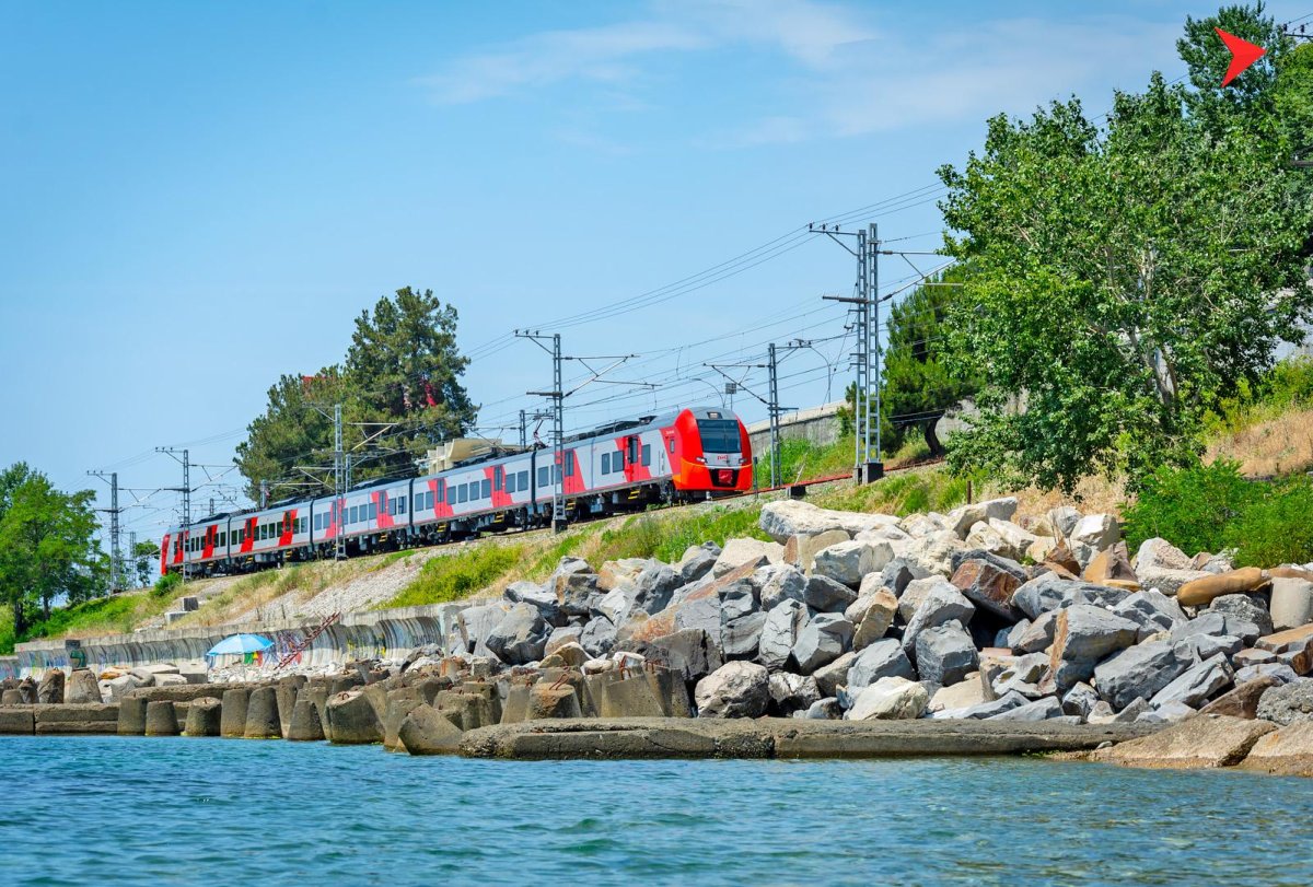 Сочи железная дорога вдоль моря