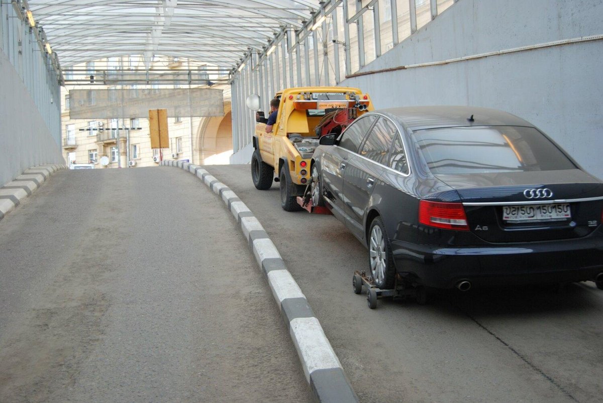 Эвакуатор из паркинга