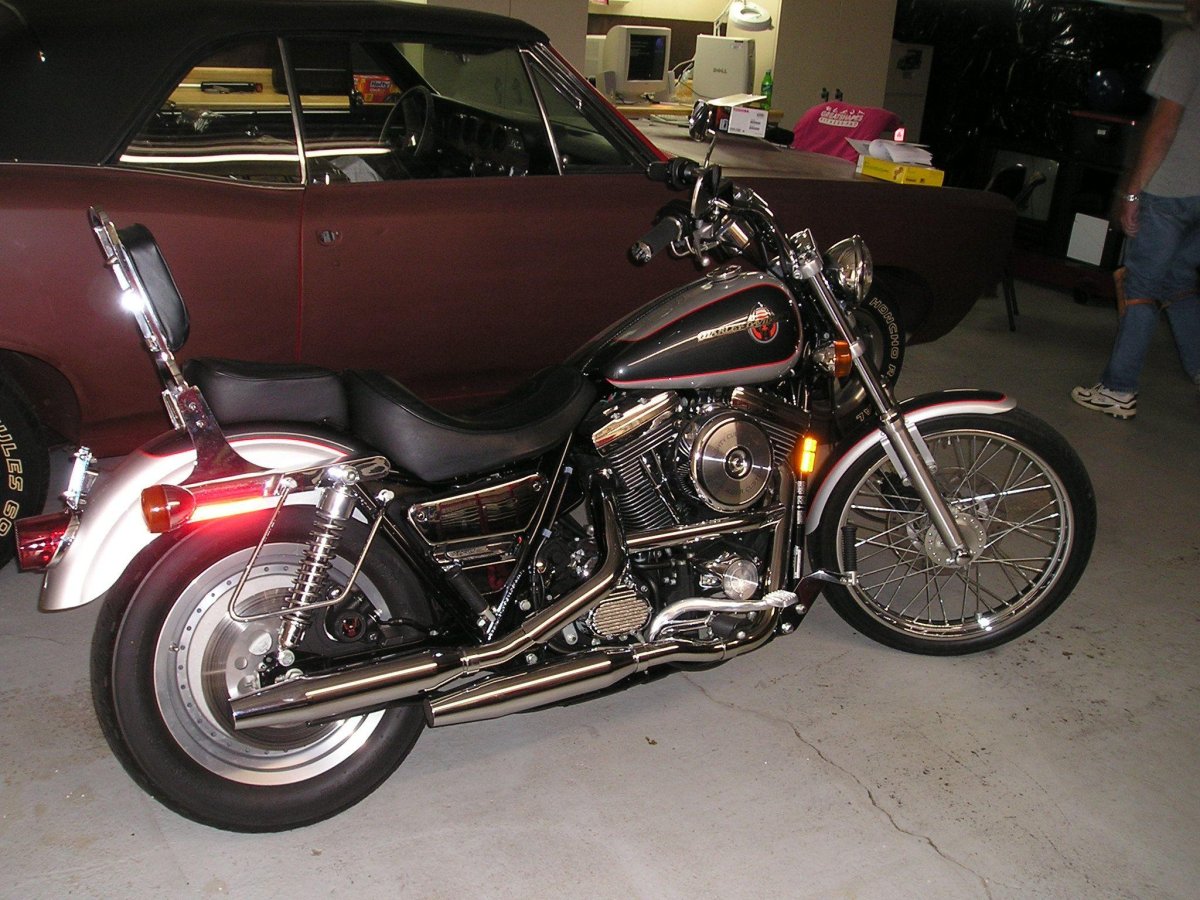 Харлей Дайна с кофрами