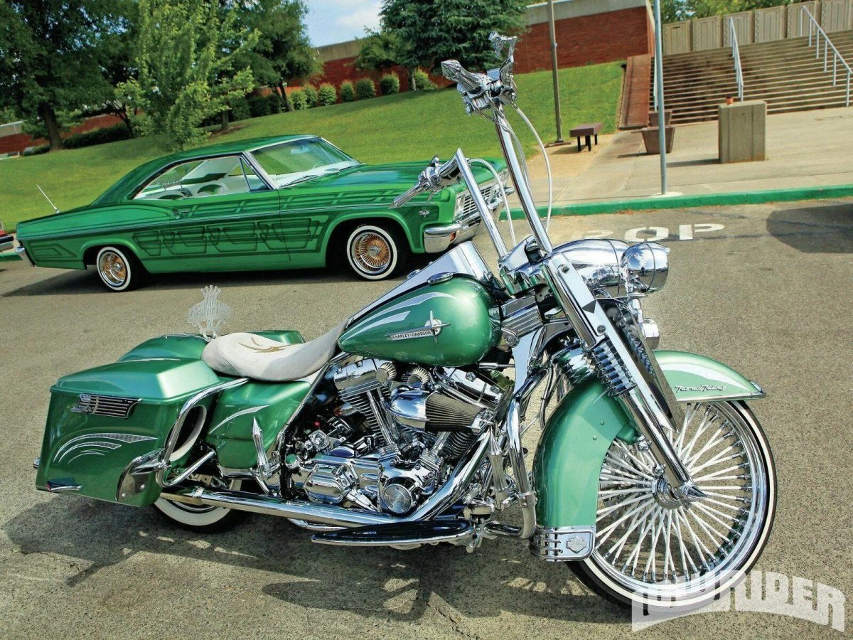Harley Davidson Road King Chicano