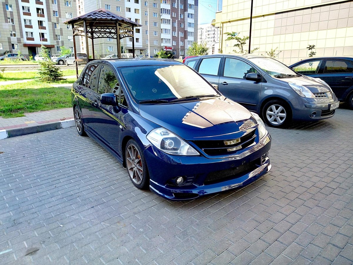 Nissan Tiida Axis autech