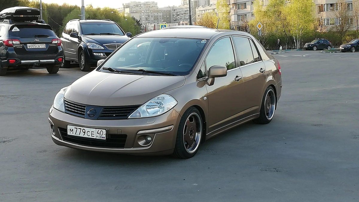 Nissan Tiida 2007 обвес