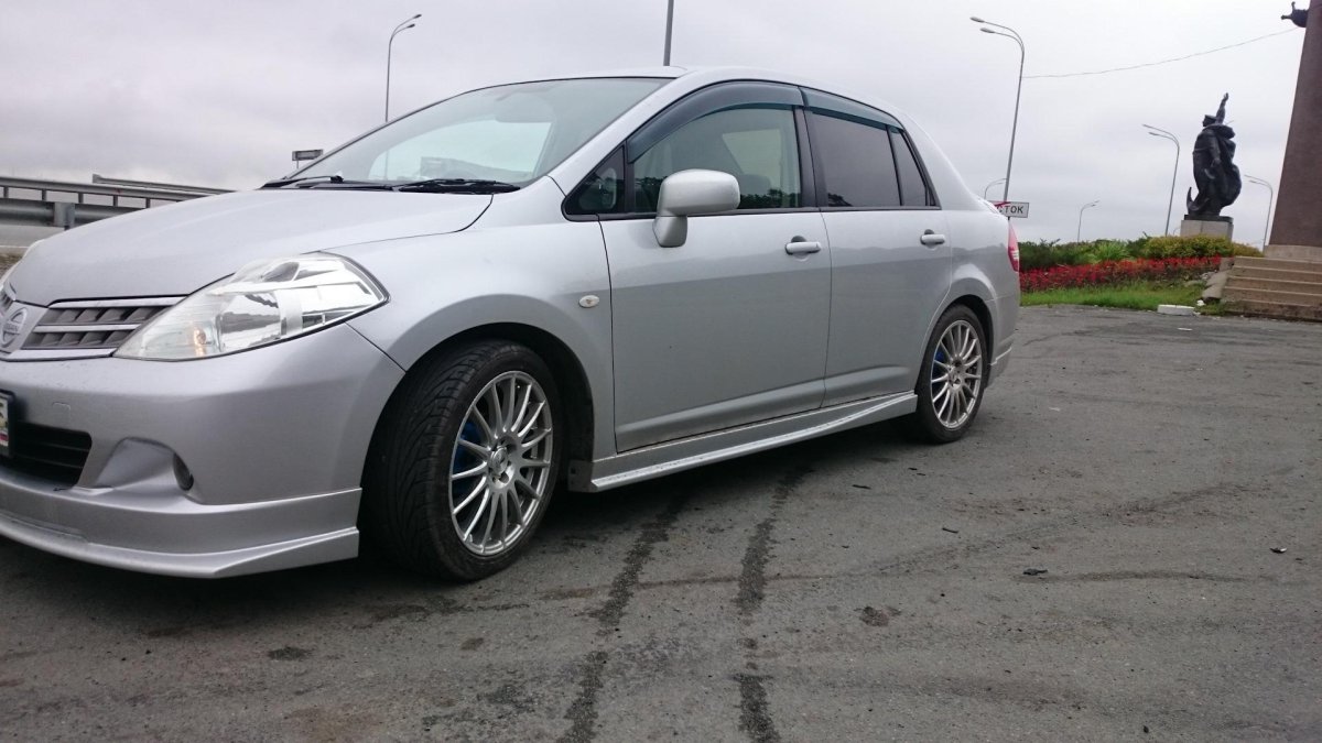 Nissan Tiida 2007 обвес
