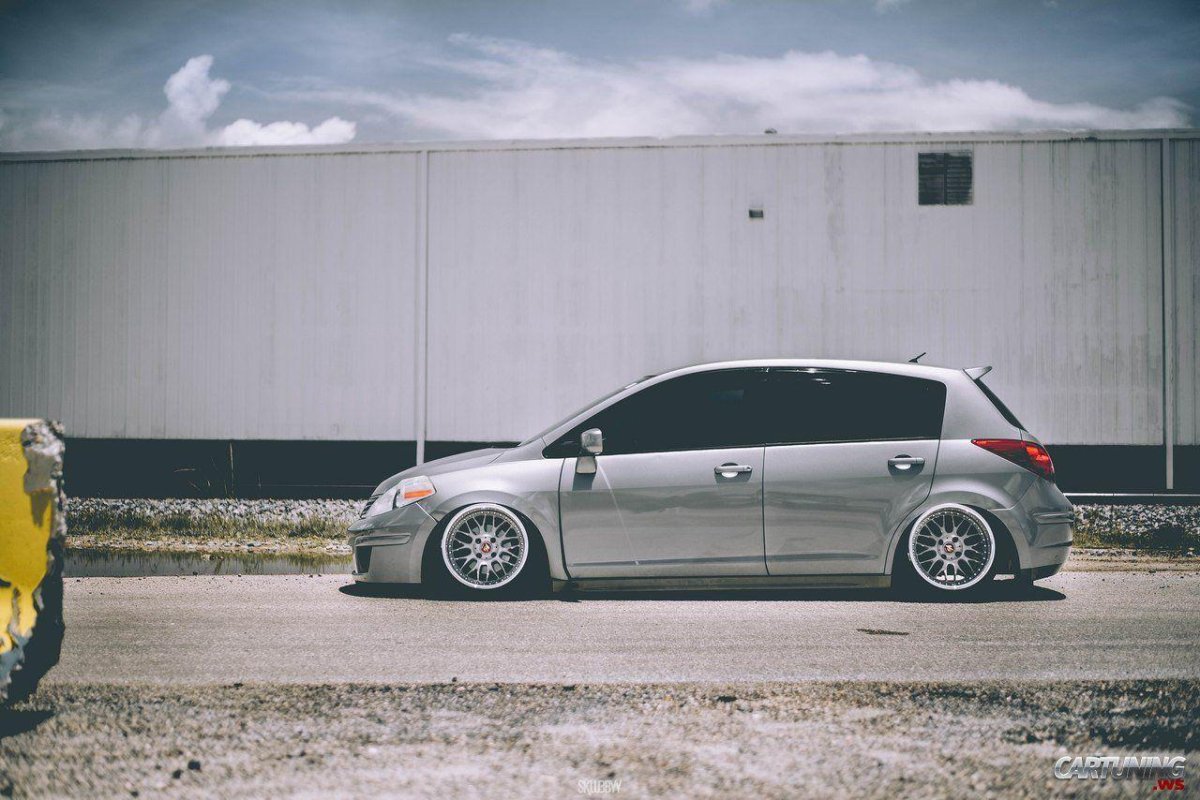 Стенс Тиида седан