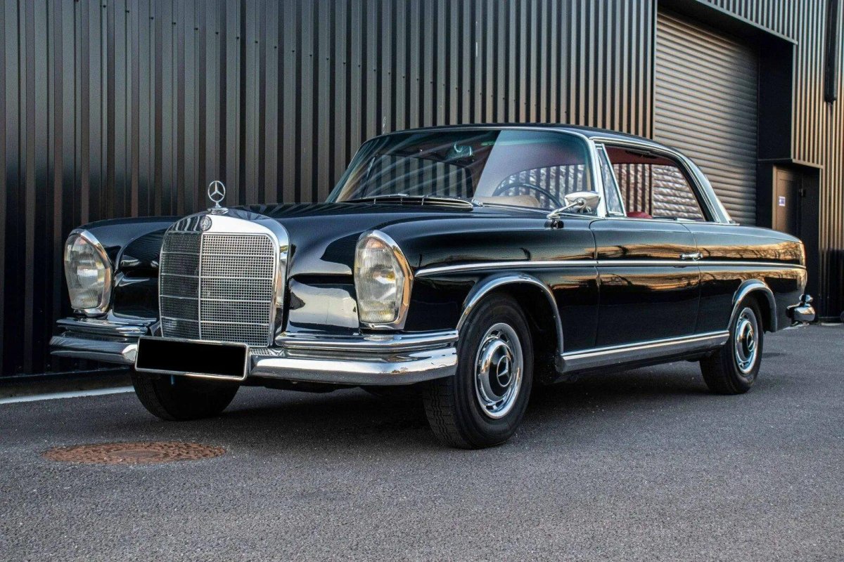 Mercedes-Benz w111