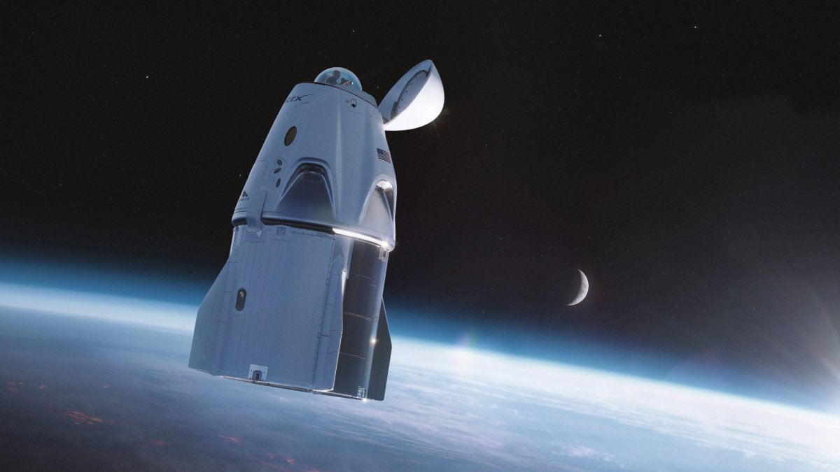 Космический корабль SPACEX Dragon