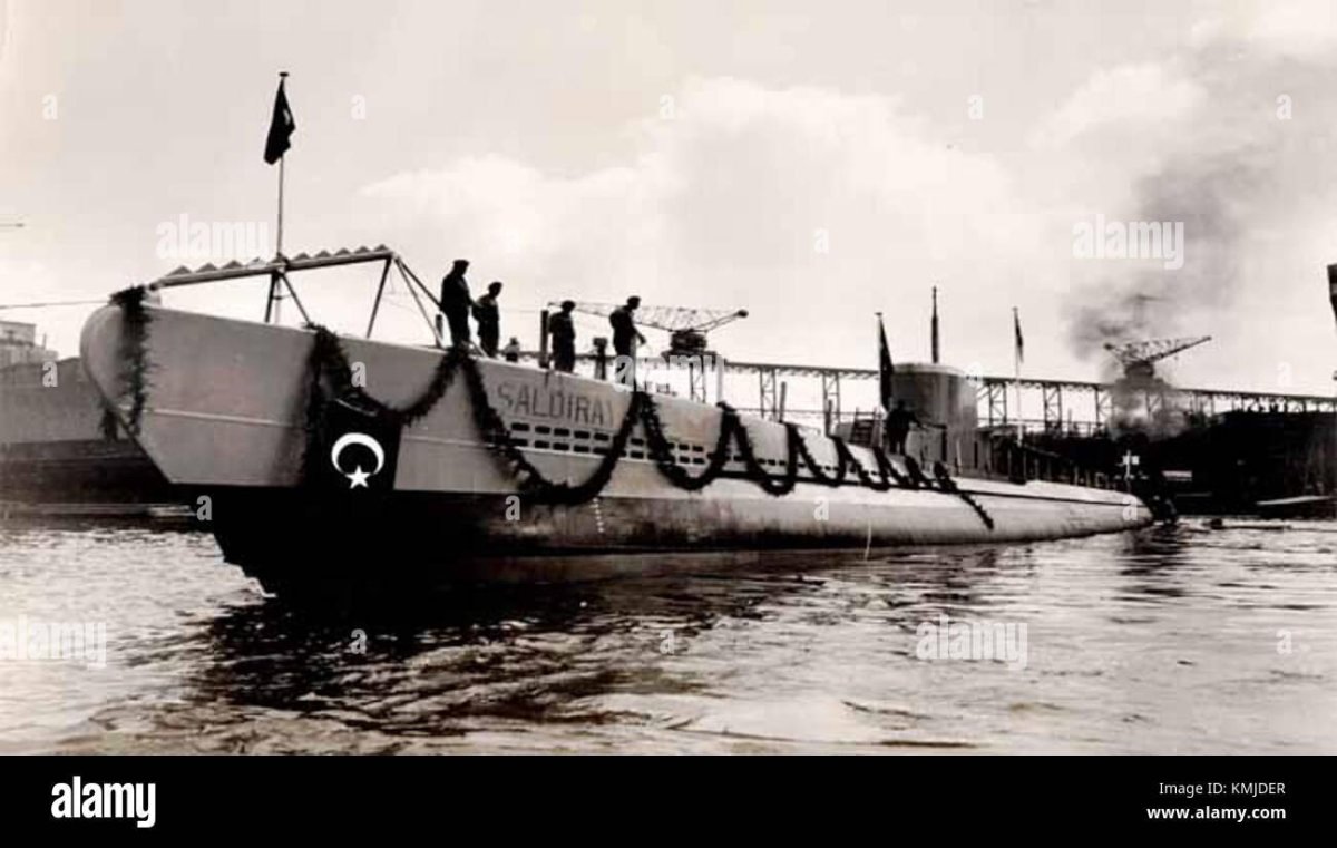 Турецкая подводная лодка TCG Atilay