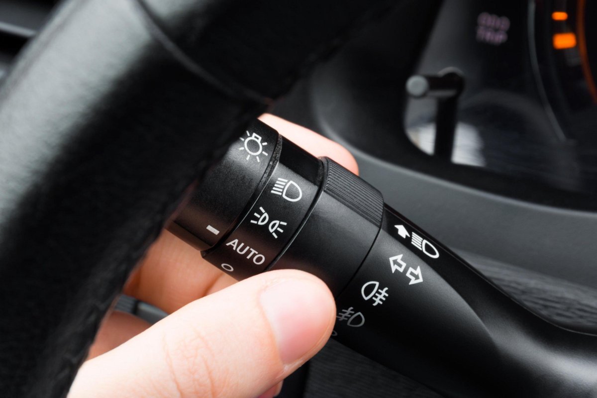 Переключатель ближнего света фар Тойота