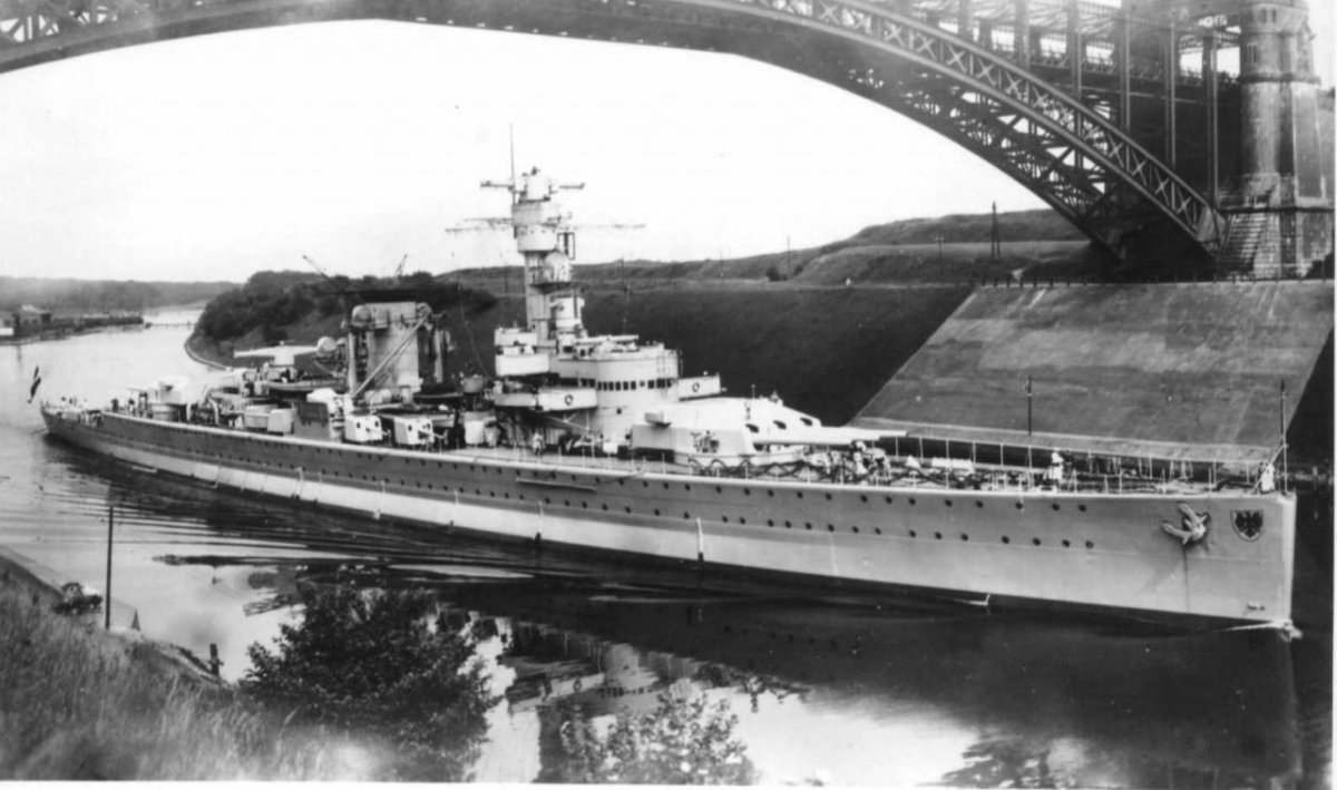 Крейсер Дойчланд Лютцов