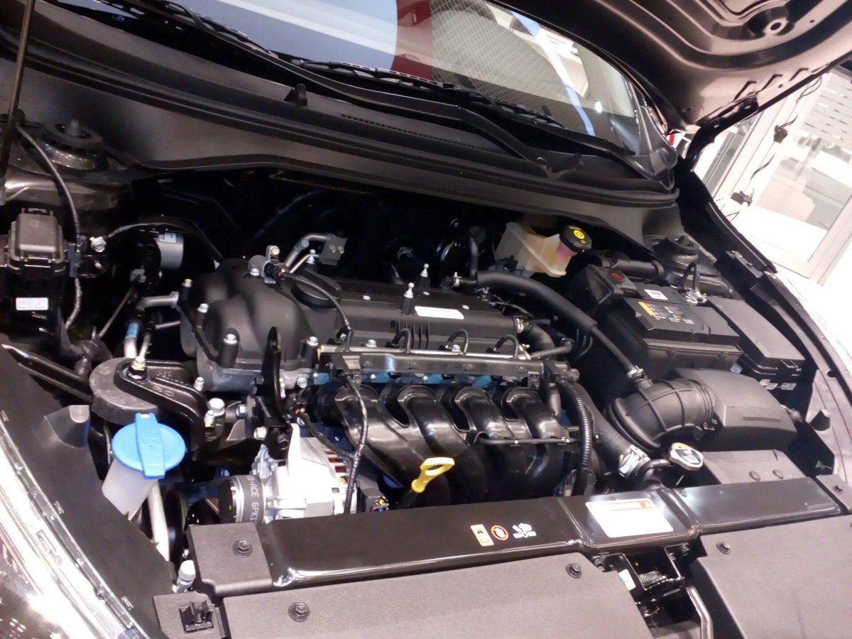 Моторный отсек Киа Рио 3