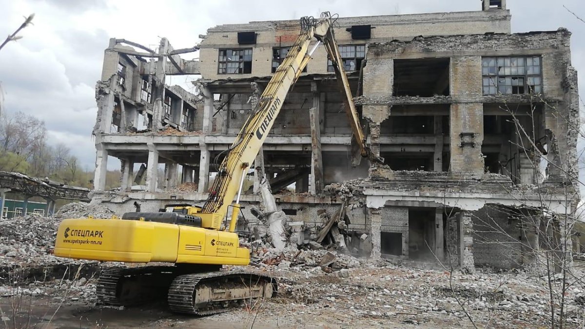 Экскаватор разрушитель