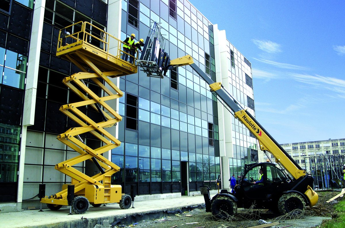 Самоходный мачтовый подъемник