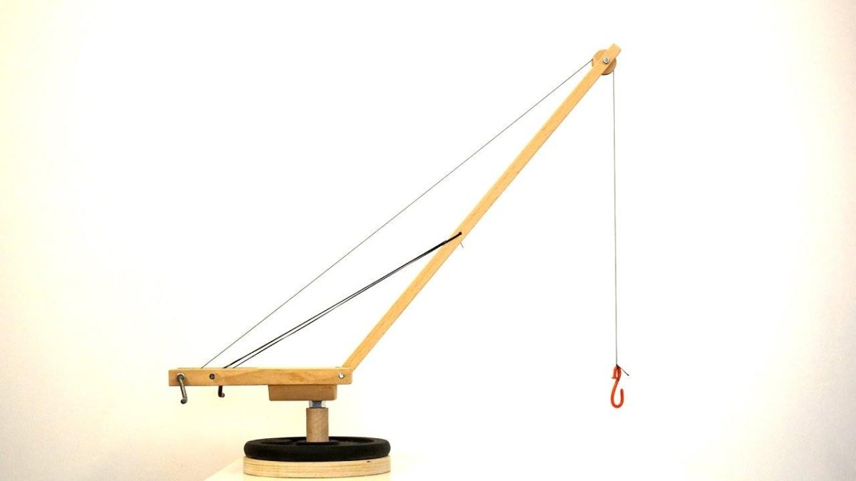 Деревянный подъемный кран