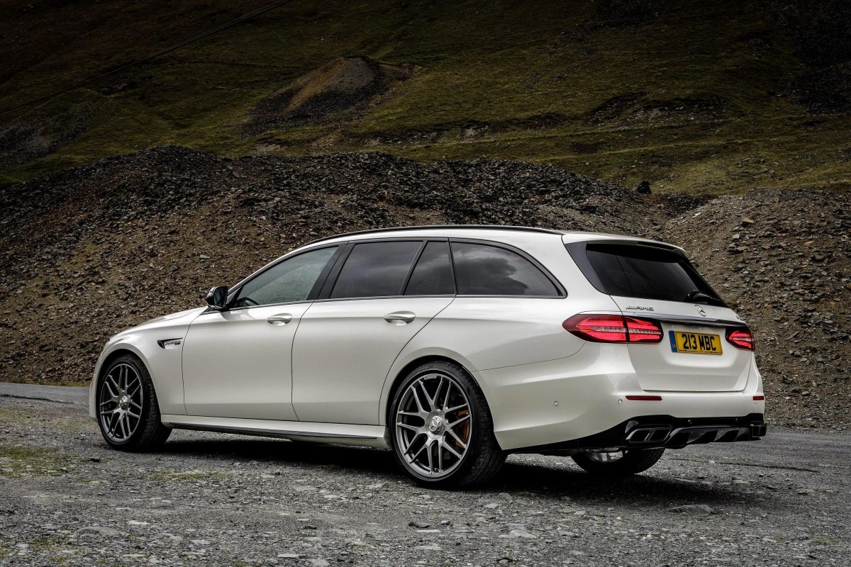 Мерседес Бенц е63 АМГ универсал