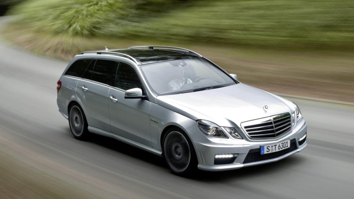 Мерседес Бенц е 212 универсал