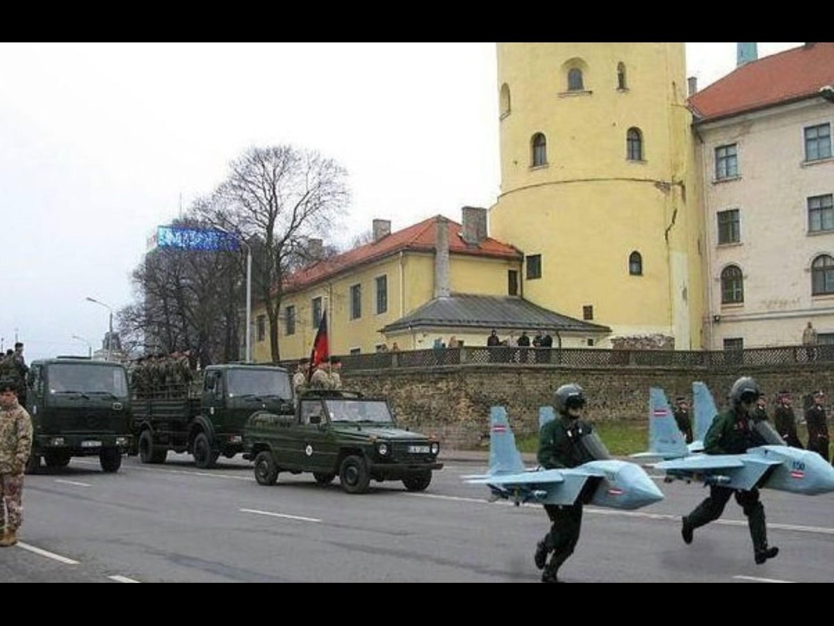 Военный парад в Латвии