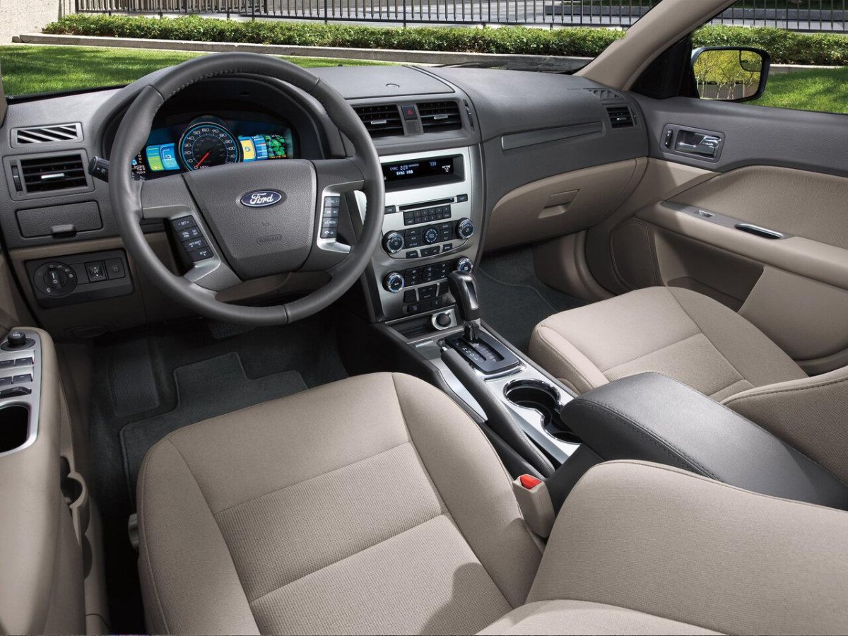 Ford Fusion 2012 седан