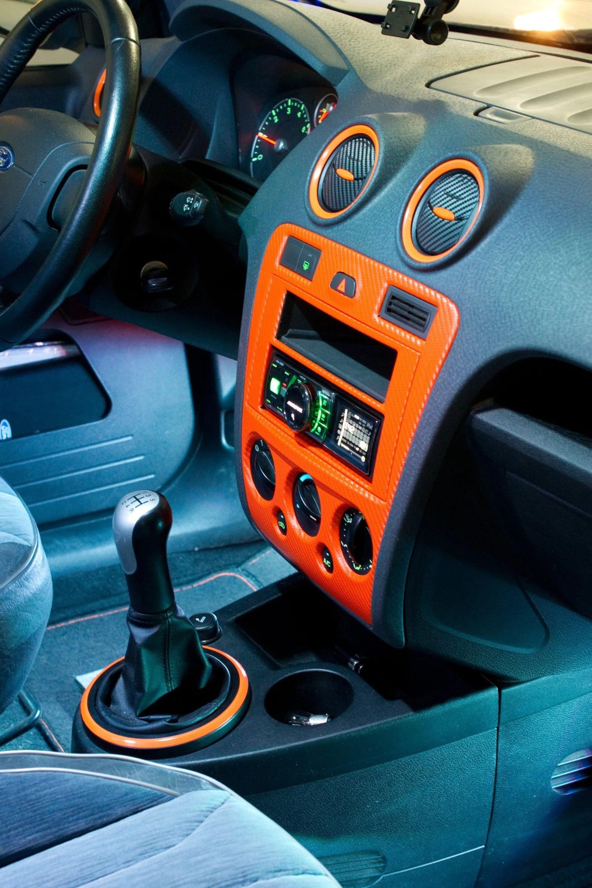 Крутой салон Форд Фьюжн 2007