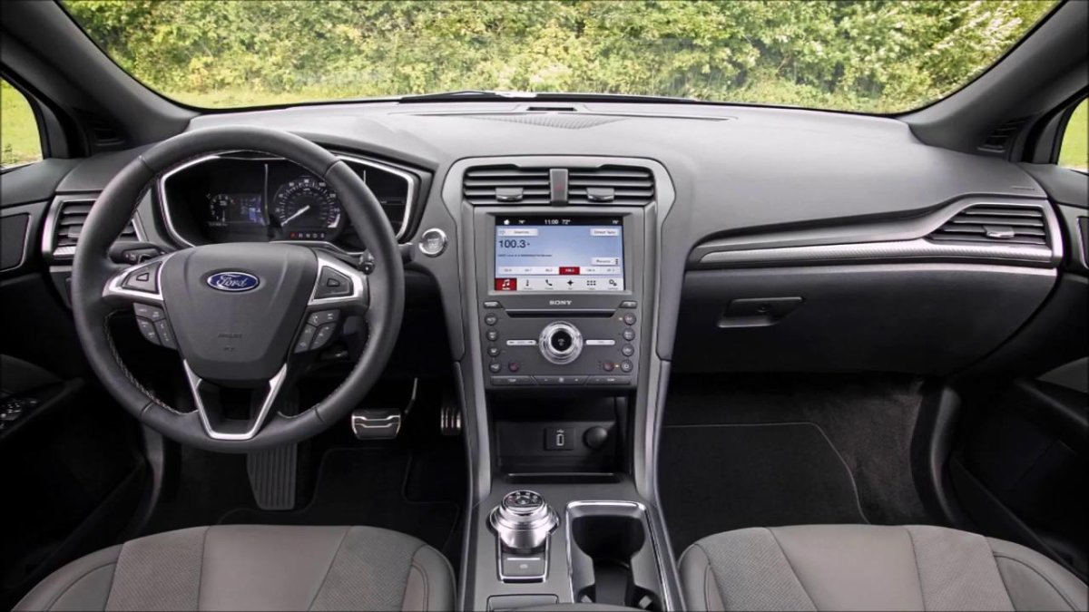 Ford Fusion North America салон