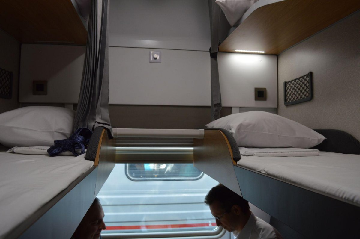 Тальго Люкс вагон