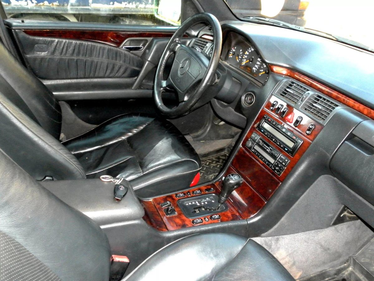 Mercedes-Benz w210 салон