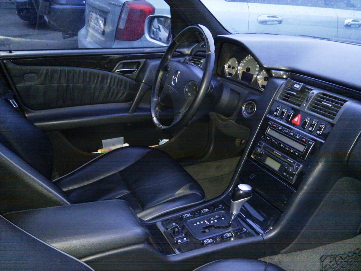 Mercedes-Benz w210 салон