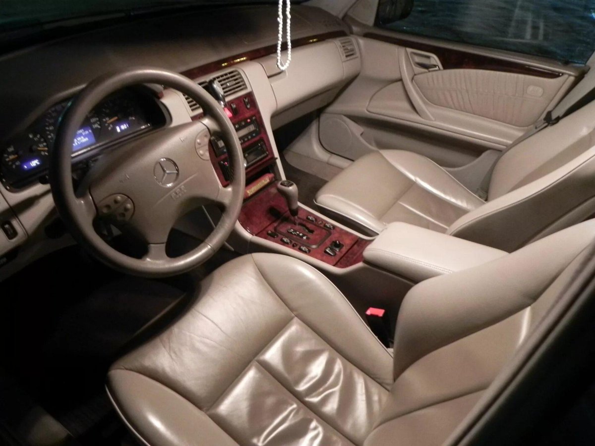 Мерседес 210 светлый салон