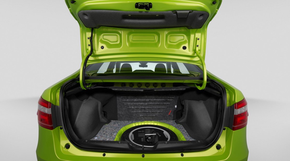 Lada Vesta багажник